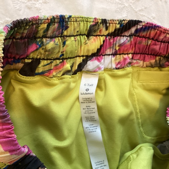 Lululemon Shorts Size 6 Tall. B7 - Picture 3 of 6